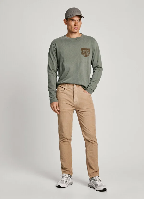 PM211756